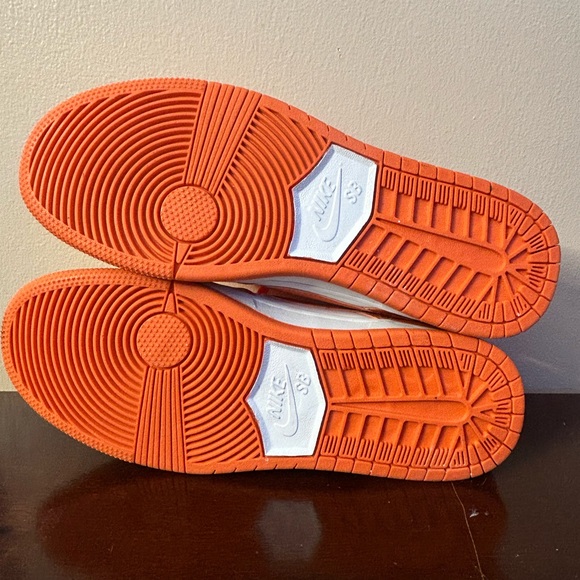 Nike Dunks - Picture 4 of 5